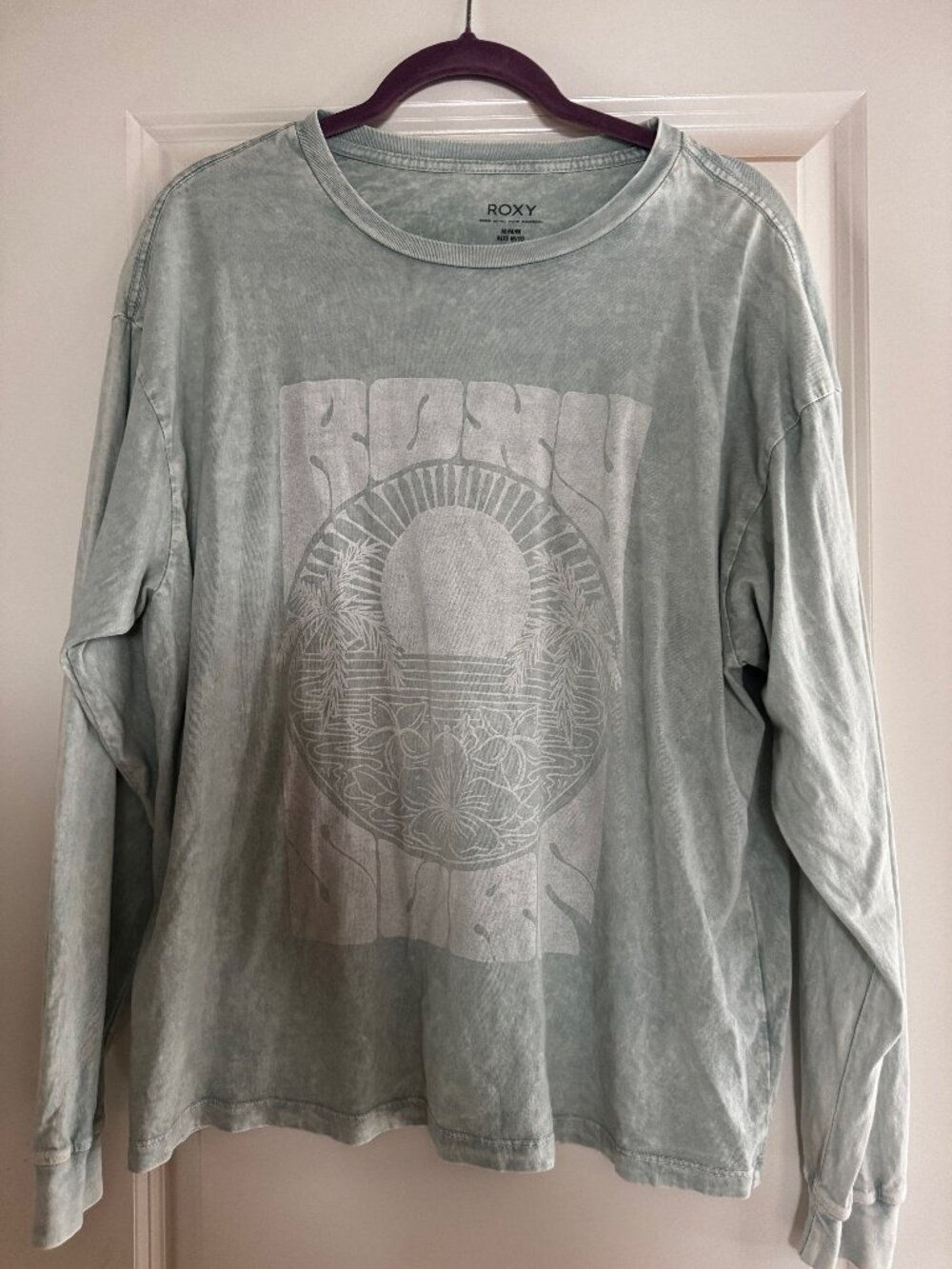 Women's Roxy Long Sleeve T-Shirt - Size Medium